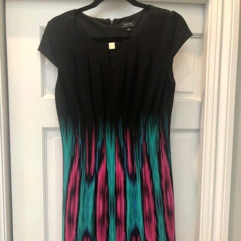 Tahari - Cap Sleeve, knee length dress - Size 6